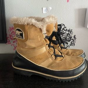 Sorel womens winter boots size 10, tan with fur